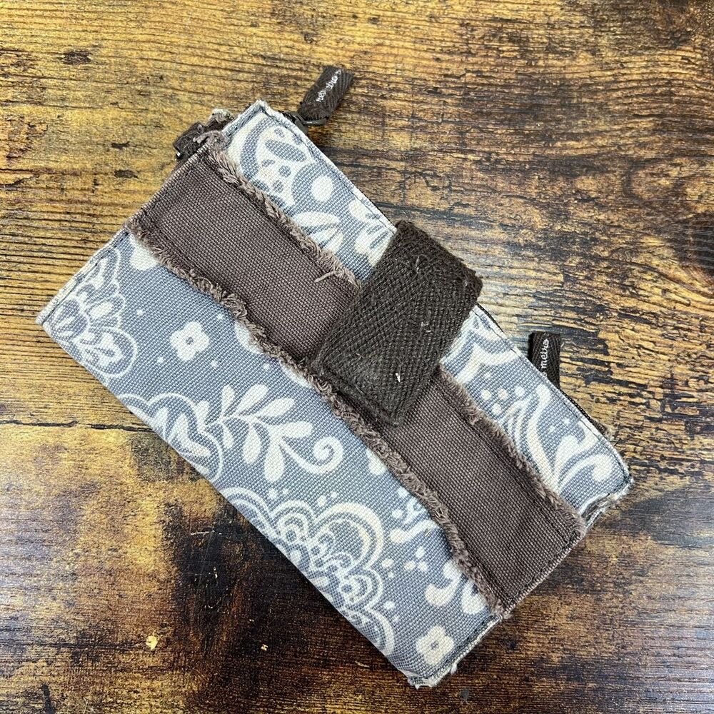 Thirty One Bags Retro Metro Floral Print Wallet 7 X 4” Bifold Wallet